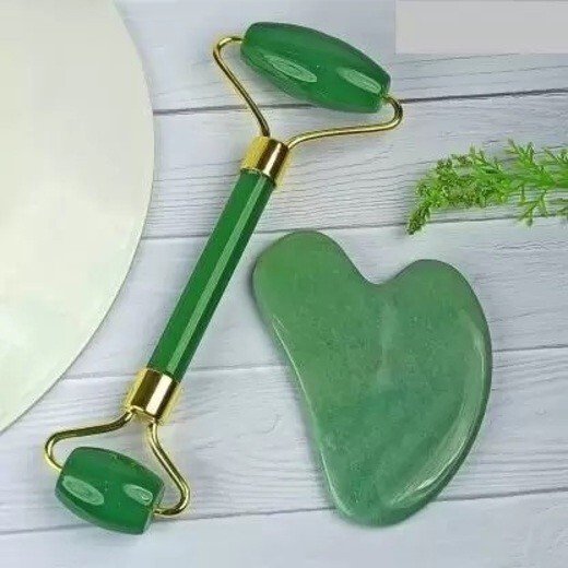 Natural Green Jade Massage Roller Gua Sha Set Green Jade Green Face Roller 1