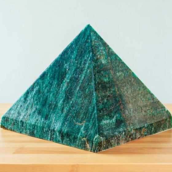 Large 150MM Green Kyanite Crystal Pyramid - Metaphysical Power Crystal for Reiki 1