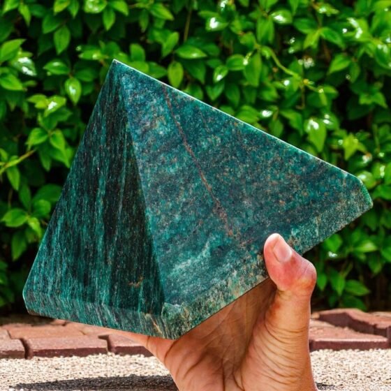 Large 150MM Green Kyanite Crystal Pyramid - Metaphysical Power Crystal for Reiki 2